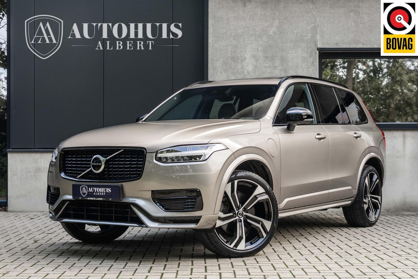Volvo XC90 - T8 R-Design Pano 360 H&K HUD Pilot Assist 22'' - AutoWereld.nl