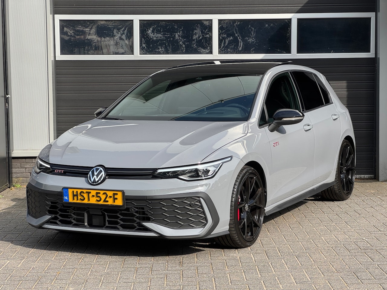 Volkswagen Golf - 8.5 2.0 TSI GTI Pano, HUD, Led, Adaptive Cruise, Stoel/ Stuur verwarming, Ambient, Camera - AutoWereld.nl