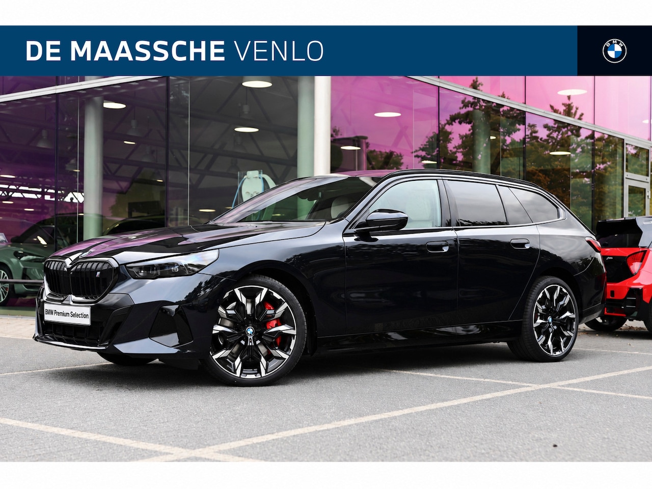 BMW i5 Touring - eDrive40 M Sport / Panoramadak / Trekhaak / Bowers & Wilkins / Adaptieve LED / Stoelventil - AutoWereld.nl