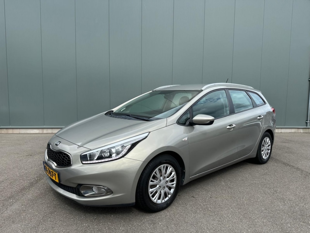 Kia Cee'd Sportswagon - 1.6 GDI ComfortLine TREKHAAK | CRUISE | BOEKJE ! - AutoWereld.nl