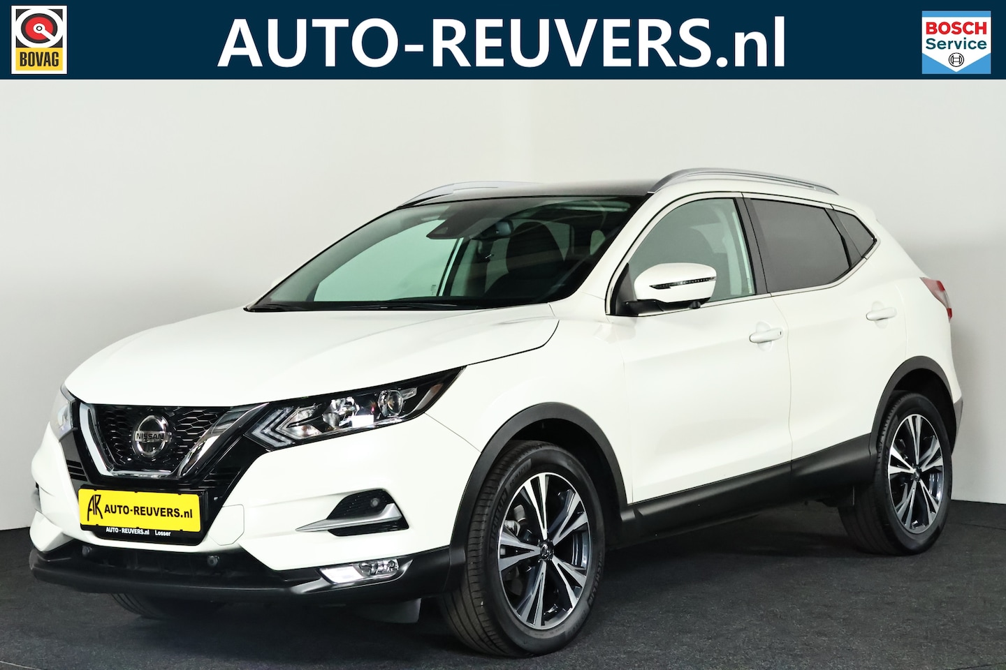 Nissan Qashqai - 1.3 DIG-T N-Connecta / Pano / CarPlay / Cam / Aut / Trekhaak - AutoWereld.nl