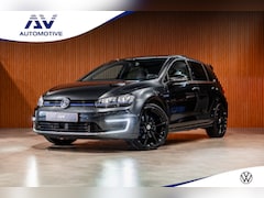 Volkswagen Golf - 1.4 TSI GTE | Panorama | ACC | LED Koplampen | Lederen bekleding | CarPlay | Navigatie | M