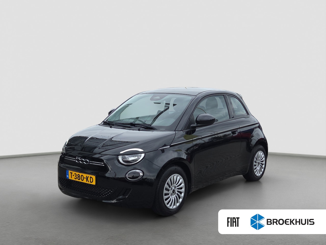 Fiat 500 - Action 24 kWh SOH 94,51% | Parkeersensoren | Telefoonvoorbereiding | Airco | - AutoWereld.nl
