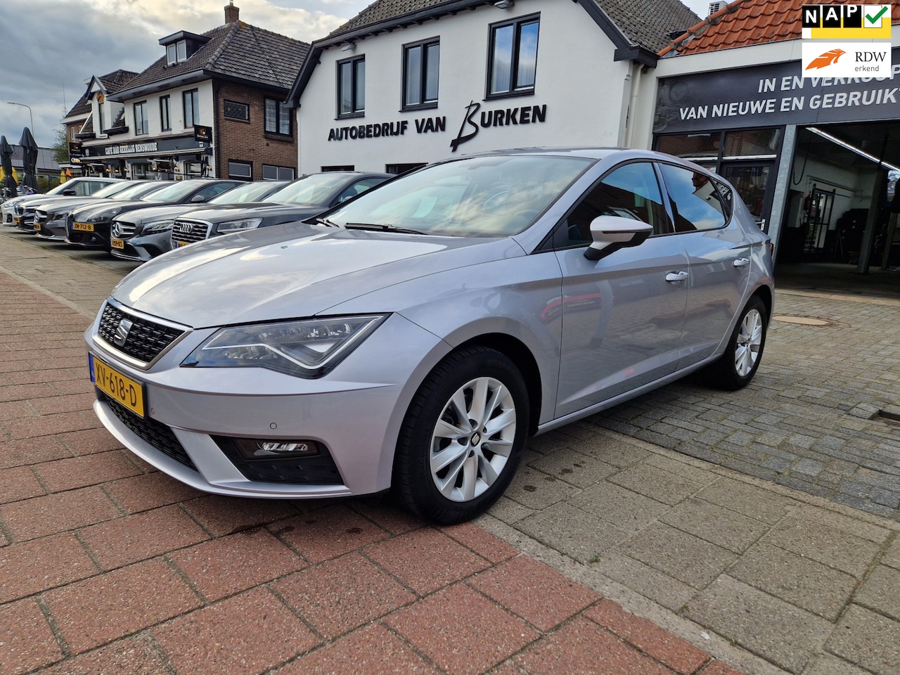 SEAT Leon - 1.5 TGI Style 1.5 TGI Style, Navigatie,Apple Car Play,L.M.Velgen,Parkeersensoren - AutoWereld.nl