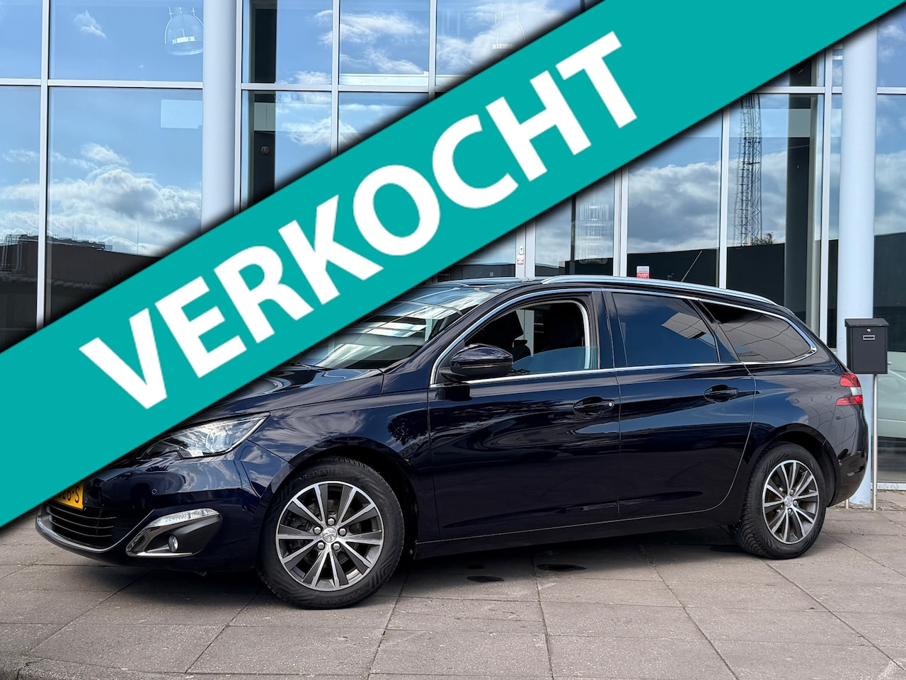 Peugeot 308 SW - 1.2 PureTech Allure|Pano|Camera |acc |keyless - AutoWereld.nl