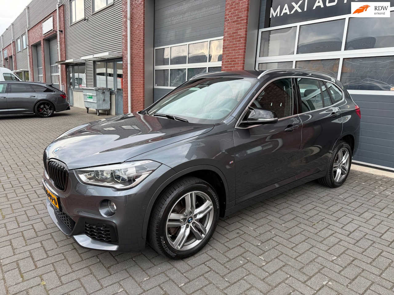 BMW X1 - XDrive20i M-Sport LED ACC Camera Trekhaak Lane DAB - AutoWereld.nl