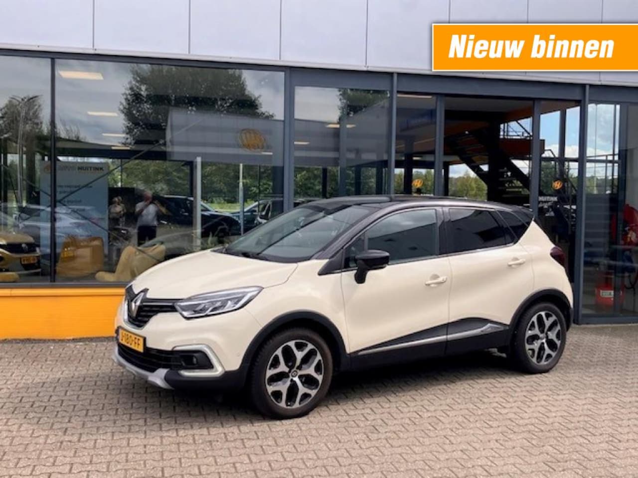 Renault Captur - 1.3 Tce 150 pk Intens - Pan dak - Navi - Apple/Android - camera - AutoWereld.nl
