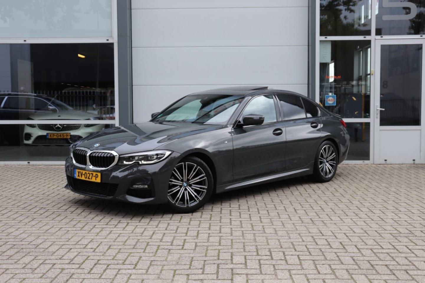 BMW 3-serie - 320I HIGH EXE. ED./M-SPORT/1E EIG./SCHUIFDAK/H.K.AUDIO/LEER/ORIG.NL/18INCH - AutoWereld.nl