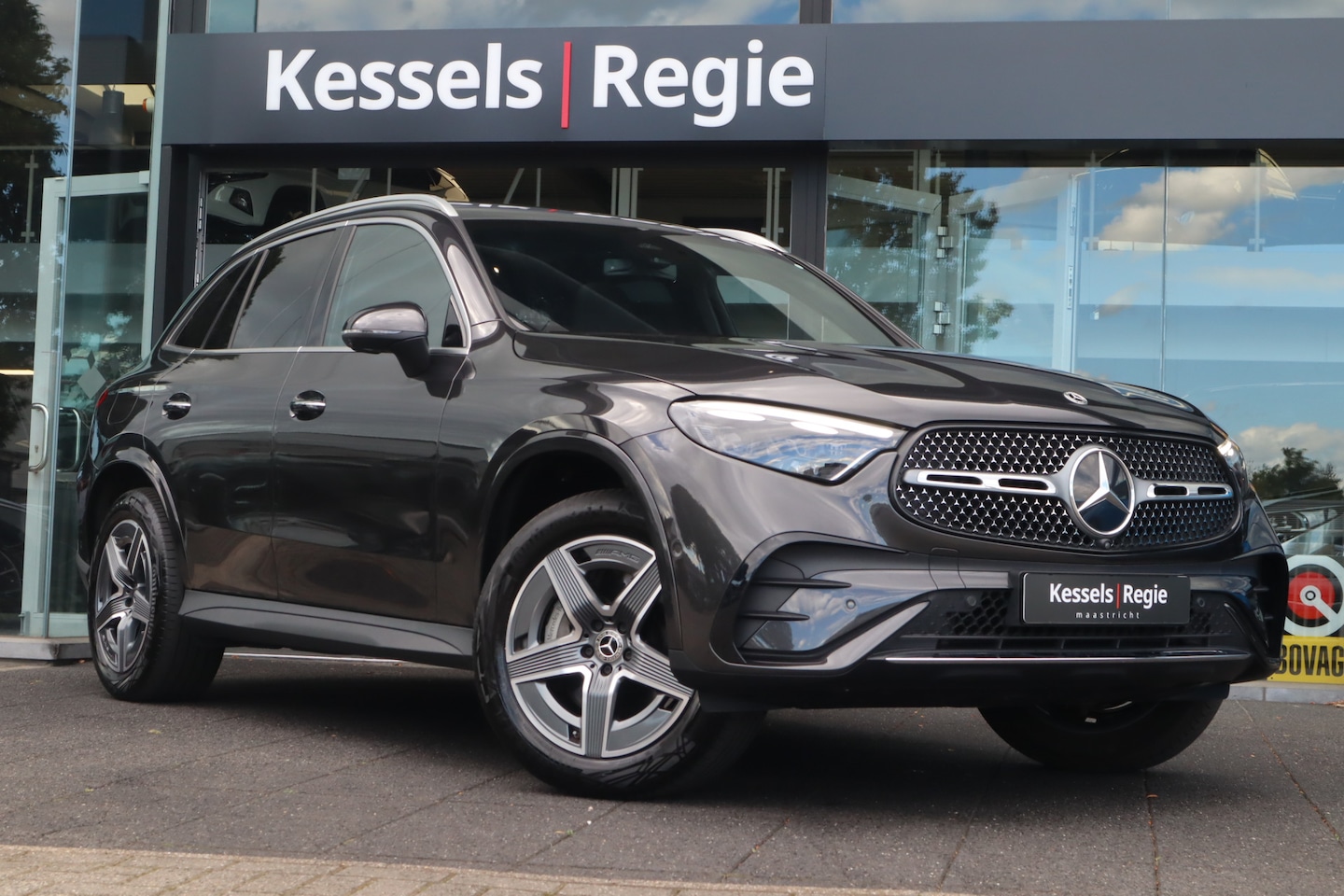 Mercedes-Benz GLC-klasse - 300e 4MATIC AMG | Pano | Leer | Elec.trekhaak | 360 Camera | Sfeer | HuD | Memory | BLIS - AutoWereld.nl