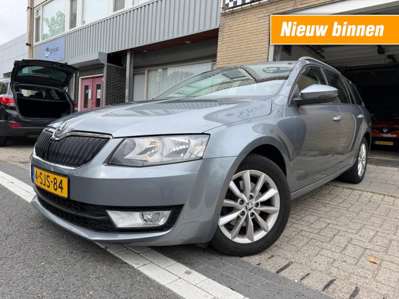 Skoda Octavia - 261.2 TSI GRT AMB. BNS CLIMA NAVI TREKHAAK PDC APK 10-2026 - AutoWereld.nl
