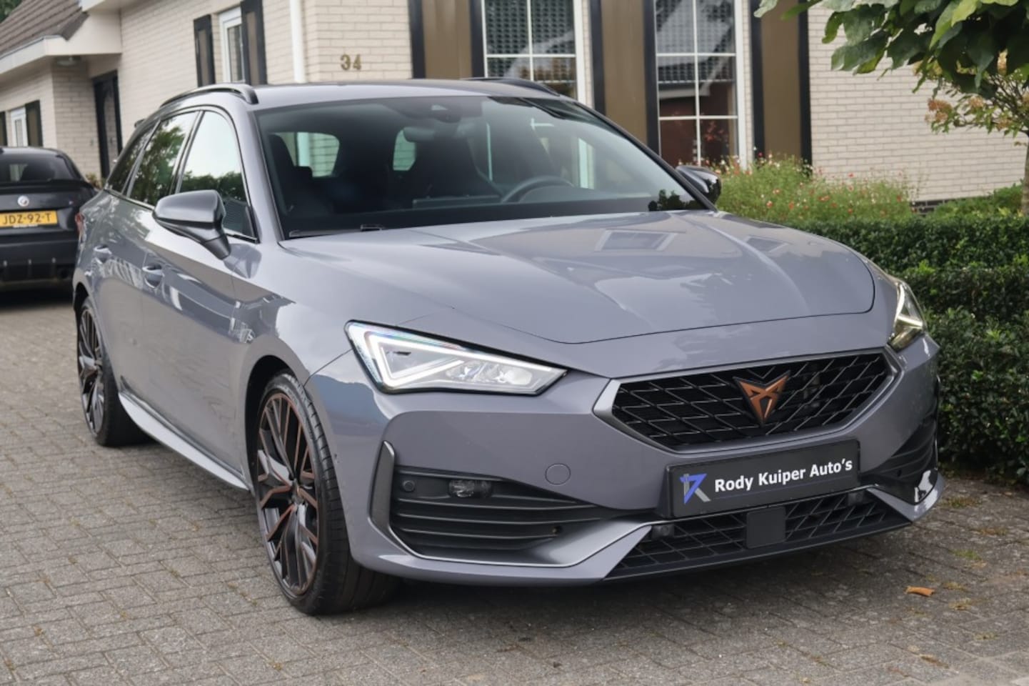 CUPRA Leon Sportstourer - VZ Copper 1.4 e-Hybrid TSI 245PK Leer/Memory/Cupra Knop/DCC/Trekhaak/Keyless - AutoWereld.nl