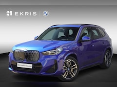 BMW iX1 - eDrive20 | M Sportpakket | Panoramadak | Head-Up Display | Trekhaak | Comfort Access