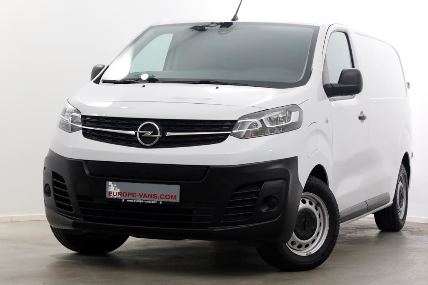 Opel Vivaro-e - 50 kWh L2H1 100% Elektrisch Snellader Airco SOH 99% 07-2023 - AutoWereld.nl