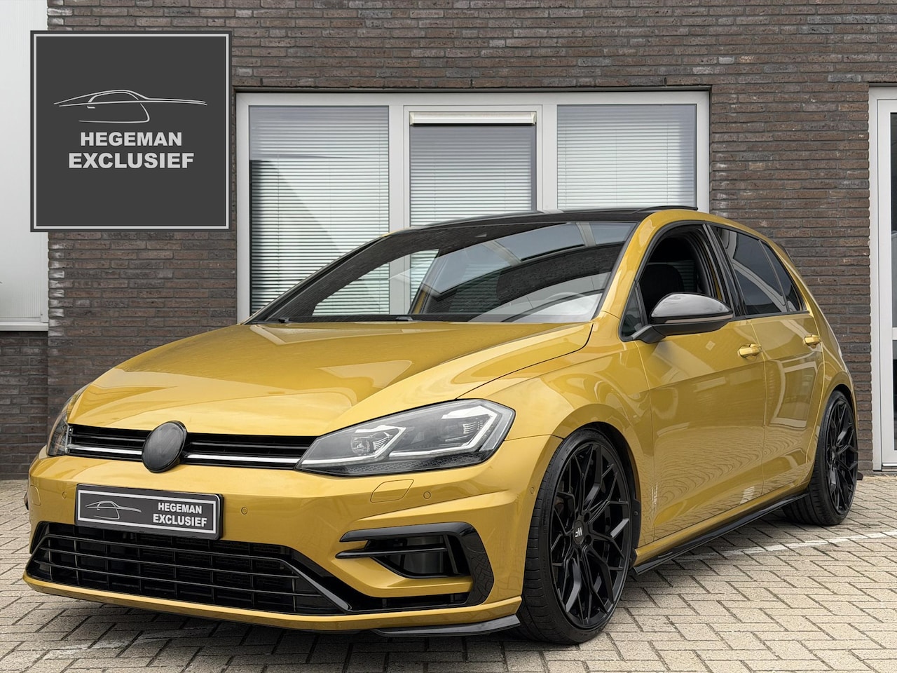 Volkswagen Golf - 1.4 TSI Highline Business R | Schuif-kanteldak | Camera | ACC | WHEELFORCE | SIDE ASSIST | - AutoWereld.nl