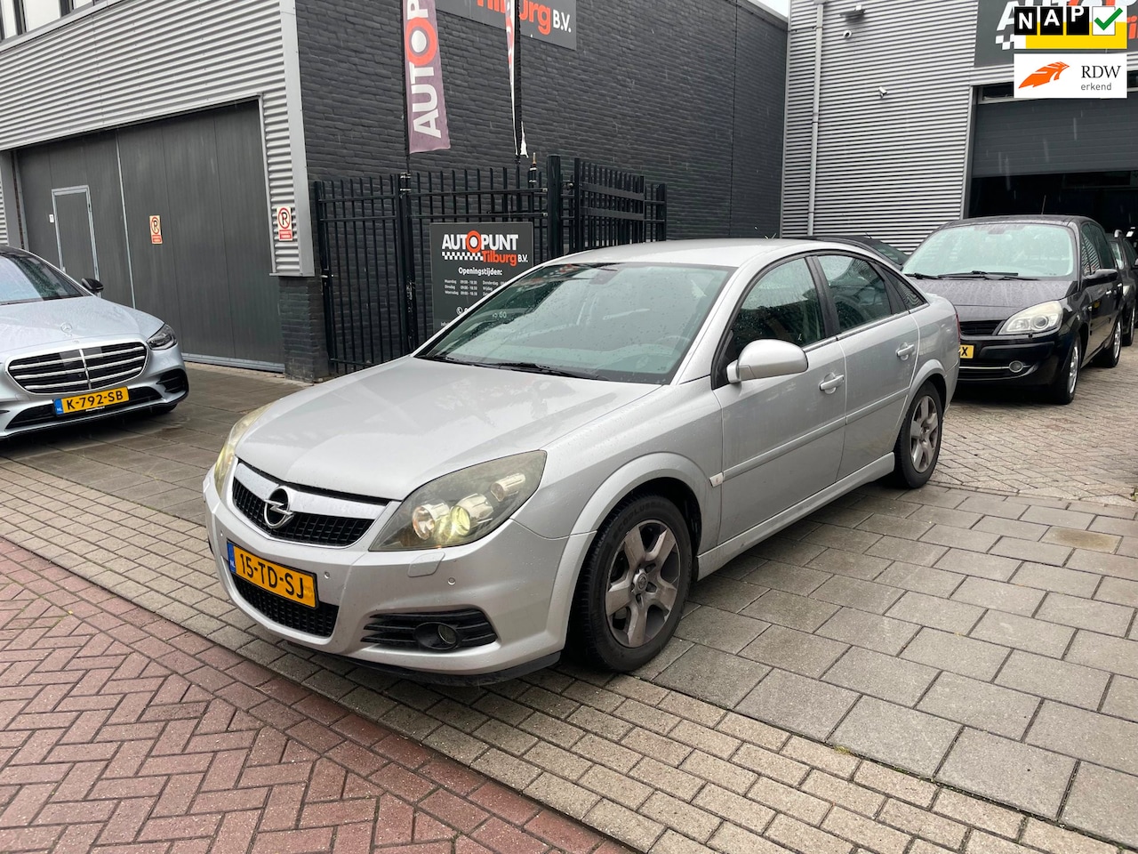 Opel Vectra GTS - 2.2-16V Business Automaat Airco NAP APK - AutoWereld.nl