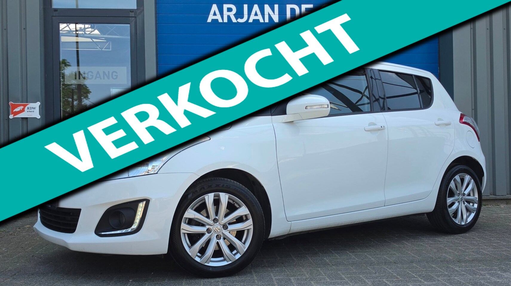 Suzuki Swift - 1.2 95PK 5Drs Exclusive Keyles Clima Cruise PDC Bleutooth - AutoWereld.nl