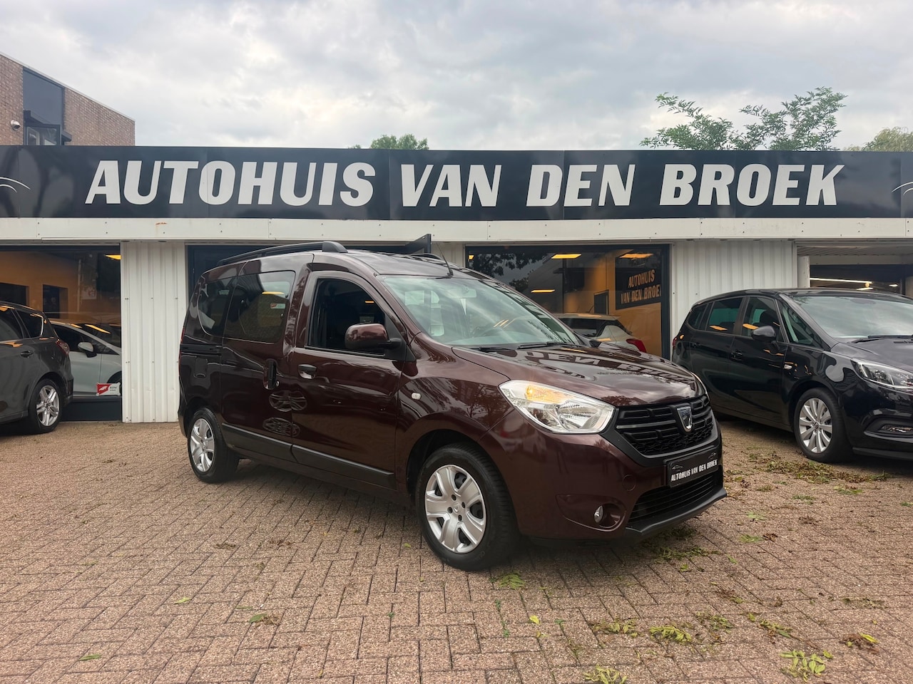 Dacia Dokker - 1.2 TCe S&S Ambiance|Airco|Cruise|Carplay|Trekh|Pdc|Stoelverw|Elek Pakket|Nw Apk - AutoWereld.nl