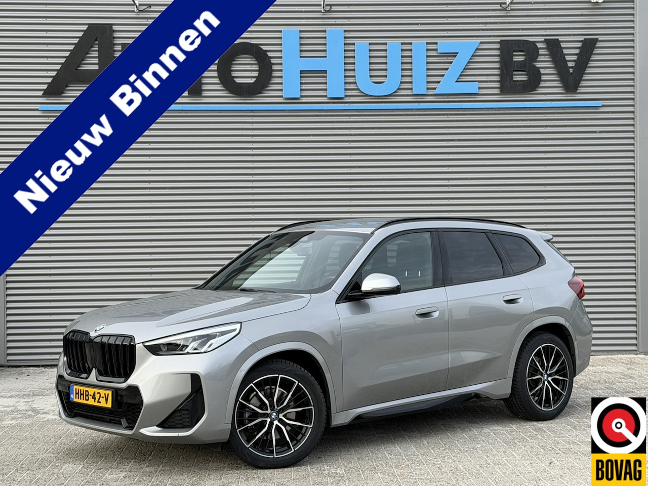 BMW X1 - sDrive20i M Sport Trekhaak LED Carplay Achteruitrijcamera PDC Trekhaak 1800 KG Trekgewicht - AutoWereld.nl
