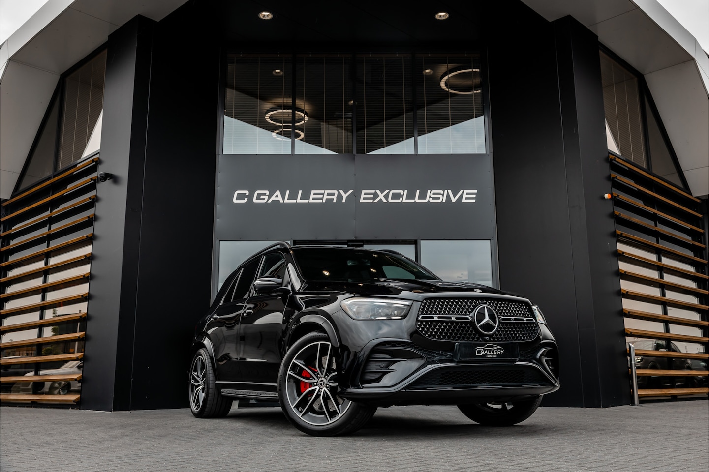 Mercedes-Benz GLE-Klasse - GLE400 e 4MATIC AMG Line - AMG Line | Panorama | Burmester | Memory | Luchtvering - AutoWereld.nl