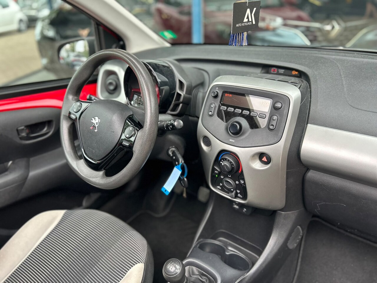 Peugeot 108 - 1.0 e-VTi Active TOP!|Open dak|Airco|Dealer Onderhouden