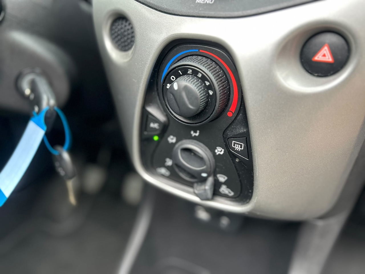 Peugeot 108 - 1.0 e-VTi Active TOP!|Open dak|Airco|Dealer Onderhouden