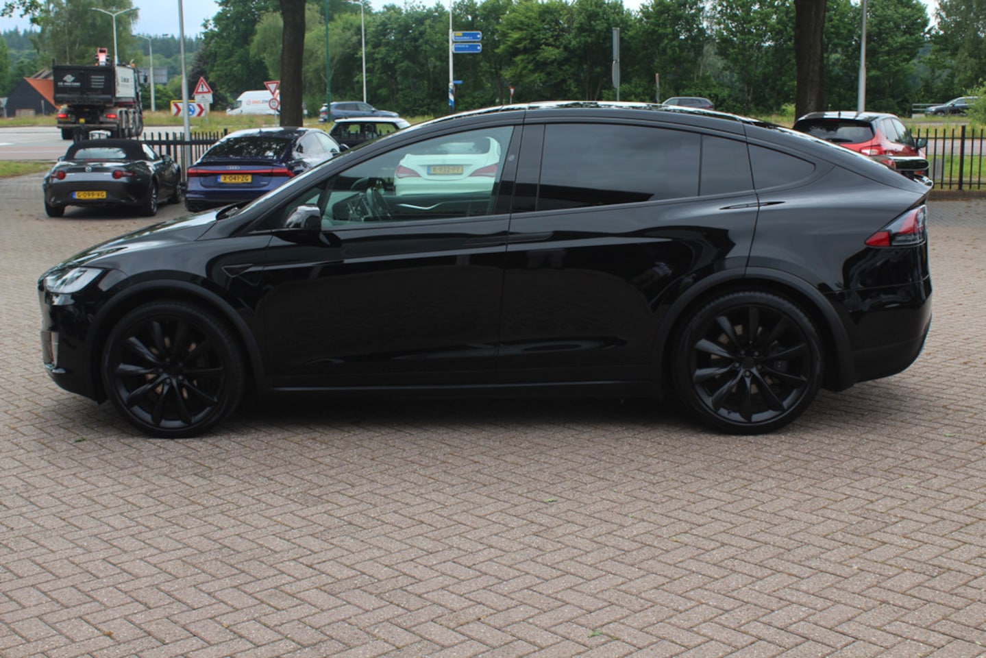 Tesla Model X - 100D / 1e Eign. / Autopilot / Trekhaak / Panoramadak / 22'' / Luxe Leder / Luchtvering - AutoWereld.nl