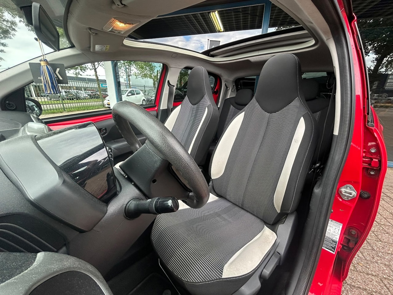 Peugeot 108 - 1.0 e-VTi Active TOP!|Open dak|Airco|Dealer Onderhouden