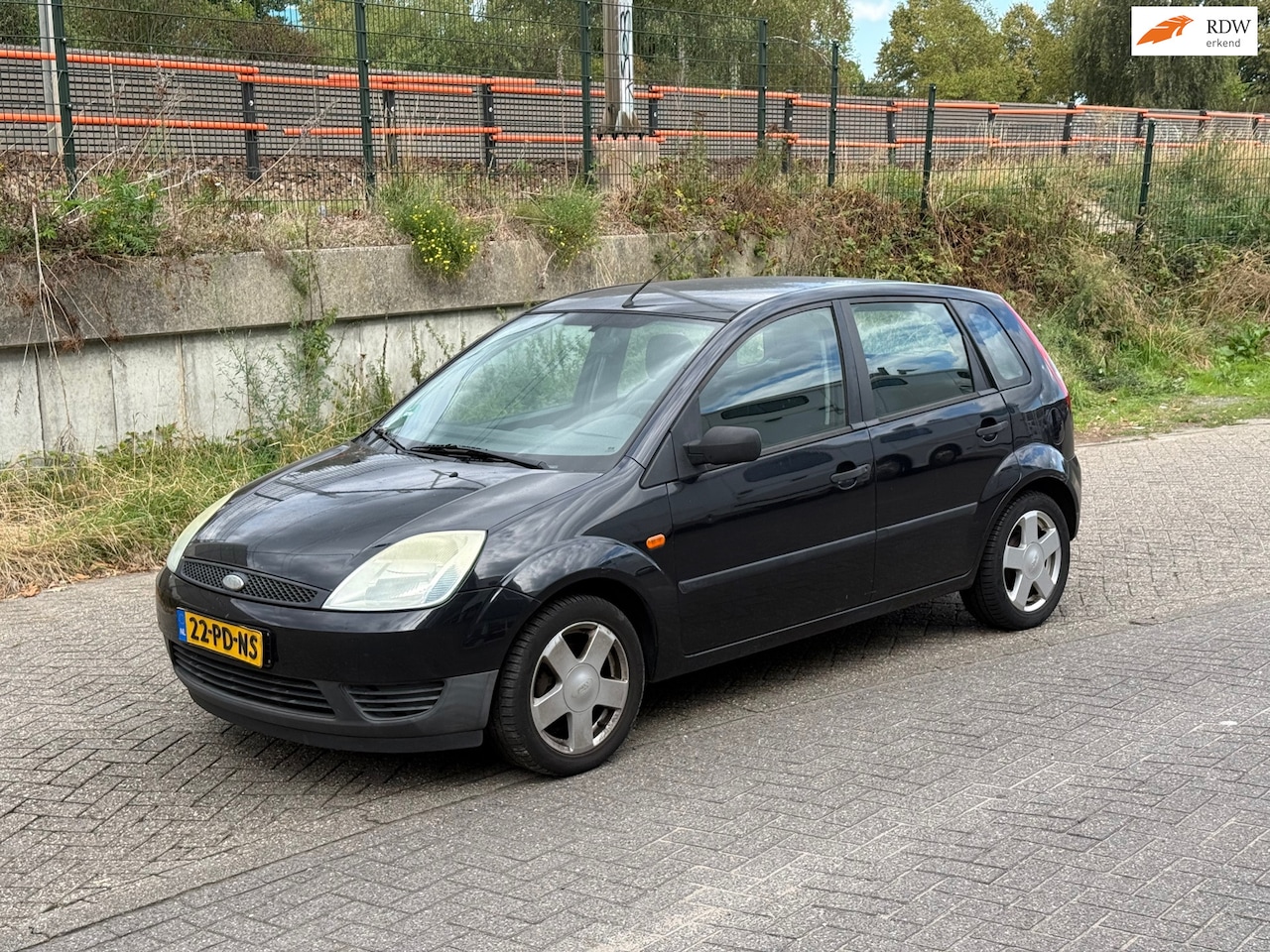 Ford Fiesta - 1.3 Centennial AIRCO I RUIME APK I 5 DRS I INRUILKOOPJE!! - AutoWereld.nl