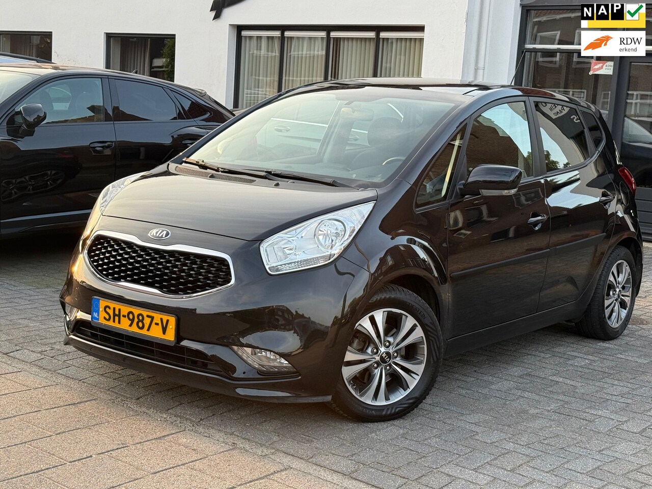 Kia Venga - 1.4 CVVT Edition 1.4 CVVT Edition, Schuif/kanteldak, Achteruitrijcamera, Navigatie, Trekhaak - AutoWereld.nl