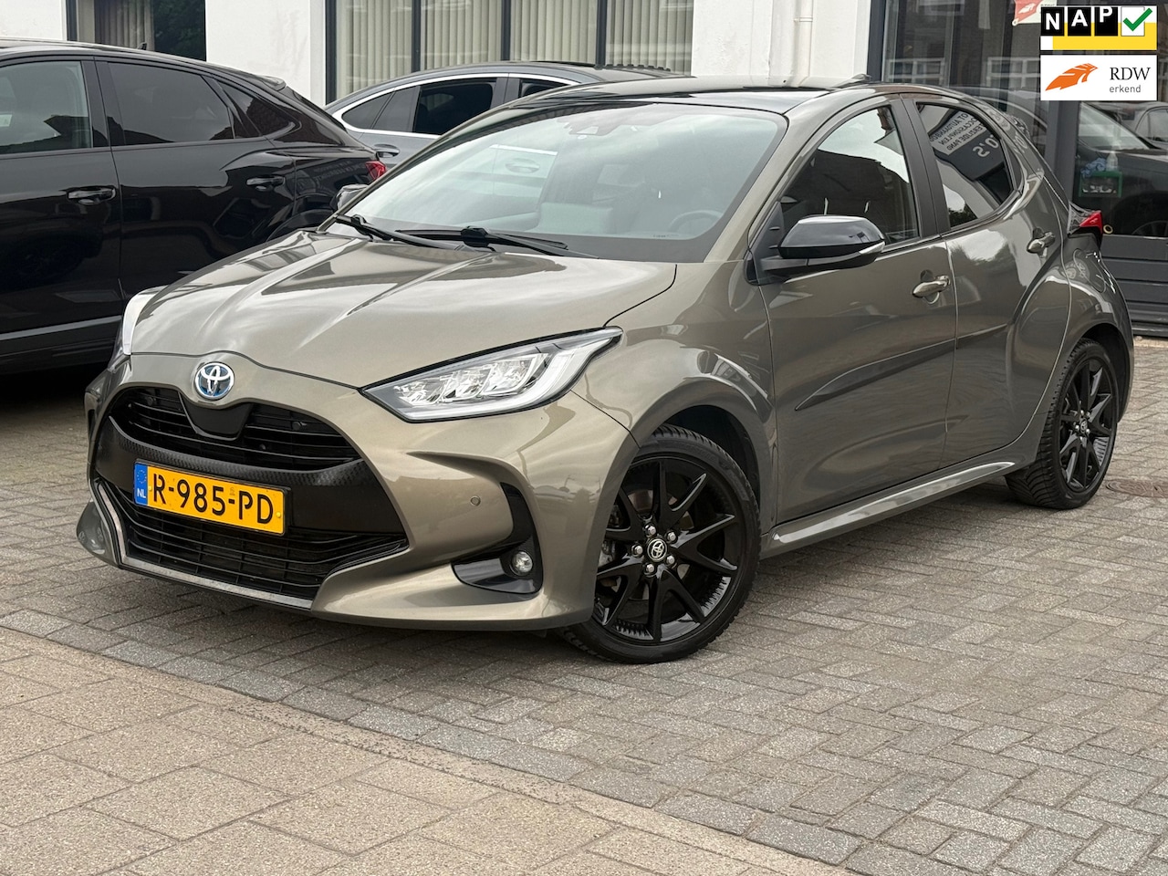 Toyota Yaris - 1.5 Hybrid Executive 1.5 Hybrid Executive, Apple Carplay/Android,Navigatie,Stoelverwarming,Stuurverwarming - AutoWereld.nl