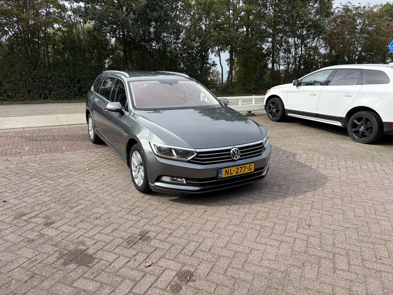 Volkswagen Passat Variant - 1.4 TSI ACT Connected Series AUTOMAAT TREKHAAK CAMERA STOELVERWARMING - AutoWereld.nl
