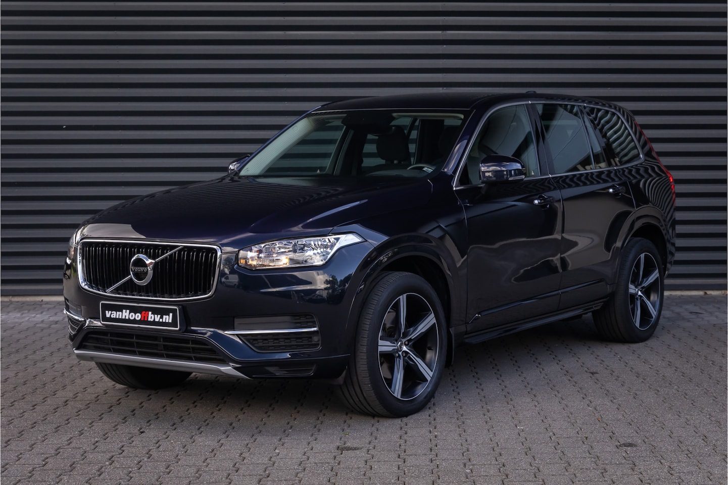 Volvo XC90 - 2.0 D5 AWD Momentum 20 "LM 7 zitter Dealer onderh - AutoWereld.nl