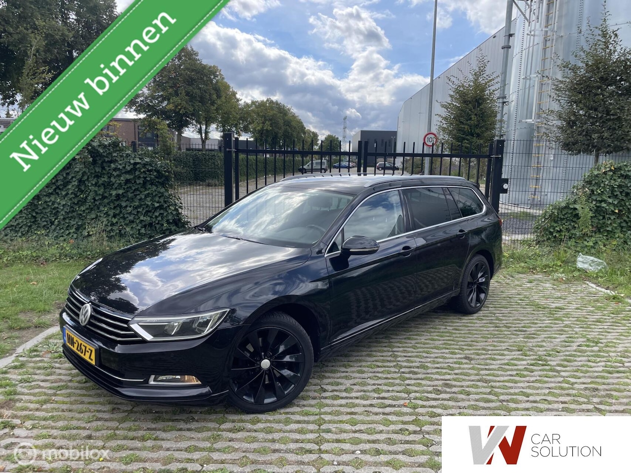 Volkswagen Passat Variant - 1.6 TDI Highline NAVI TREKHAAK STOELV - AutoWereld.nl