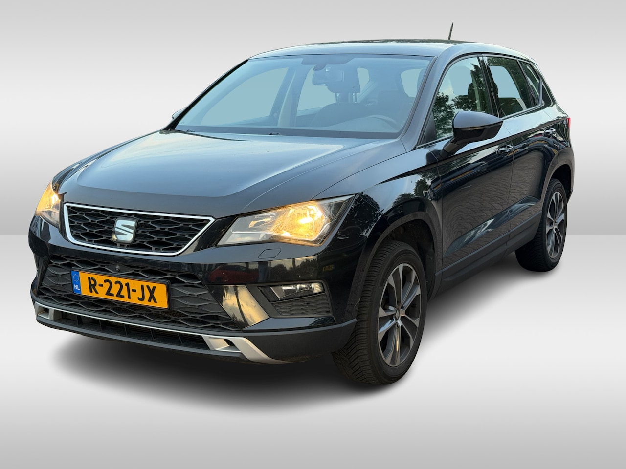 SEAT Ateca - 1.4 EcoTSI Xcellence / Camera / Keyless / CarPlay / 17'' / Elektr. achterklep / Stoelverwa - AutoWereld.nl