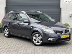 Kia Cee'd Sporty Wagon - 1.4 CVVT | Airco | Cruise | Trekhaak | PDC | Stoelverw. | Camera |