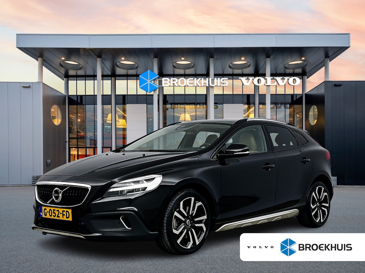 Volvo V40 Cross Country - T3 Polar+ Luxury | 1E EIGENAAR | 18" Allseason | Exterior Styling Pack | Leder | Panoramad - AutoWereld.nl