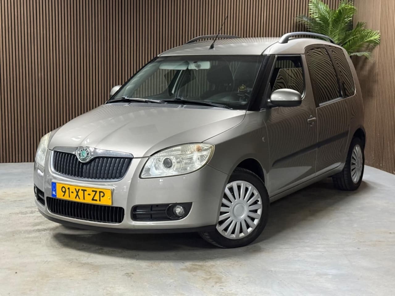 Skoda Roomster - 1.4-16V Style 1.4-16V Style - AutoWereld.nl