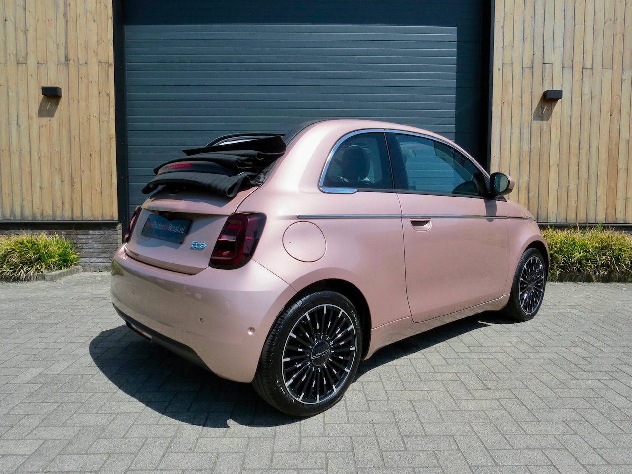 Fiat 500e - La Prima cabrio 42 kWh *Carplay *Unieke kleur* JBL - AutoWereld.nl