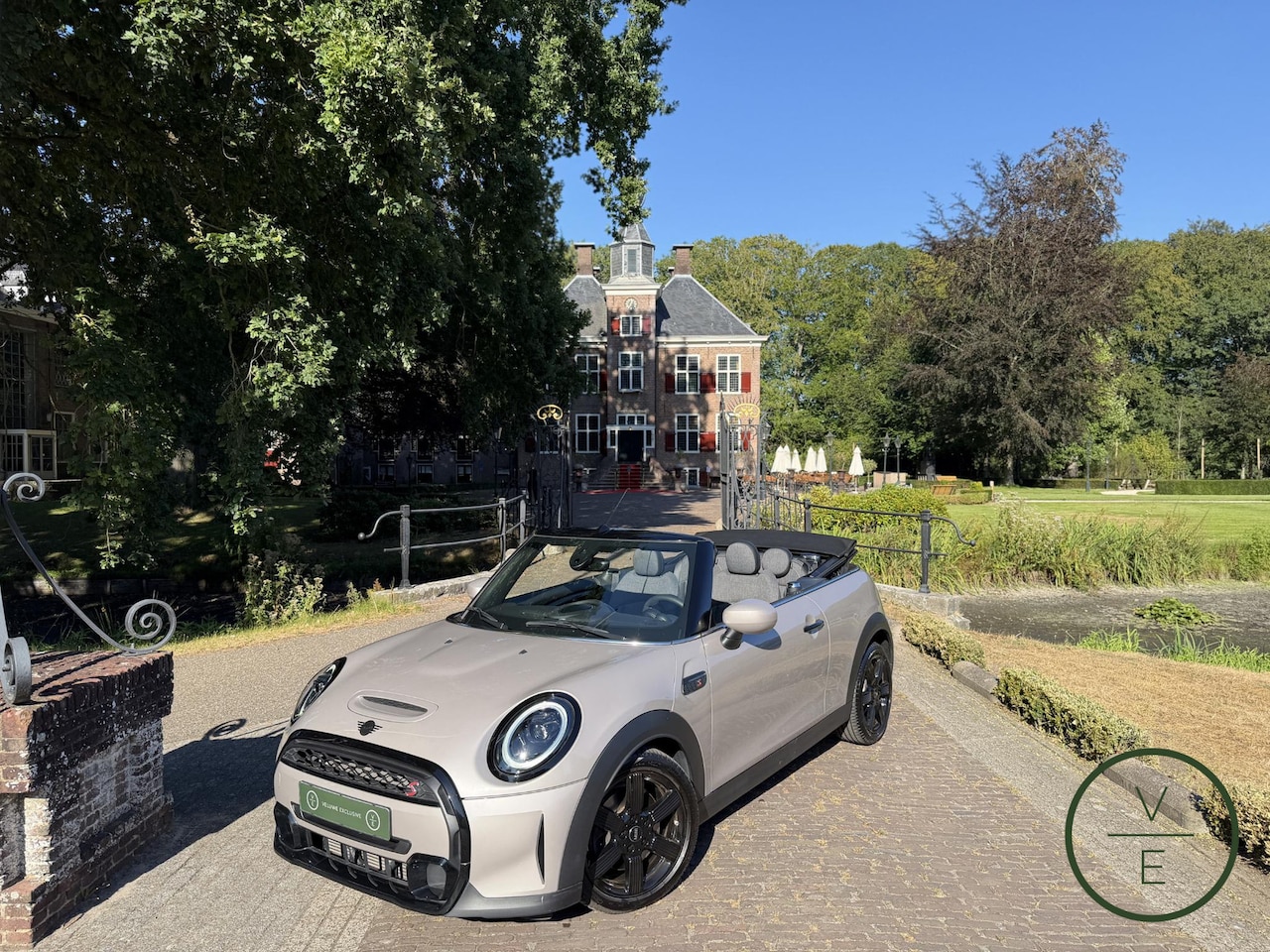 MINI Cabrio - 2.0 Cooper S Essential | Led | Black Trim | BTW | Rooftop Grey | - AutoWereld.nl