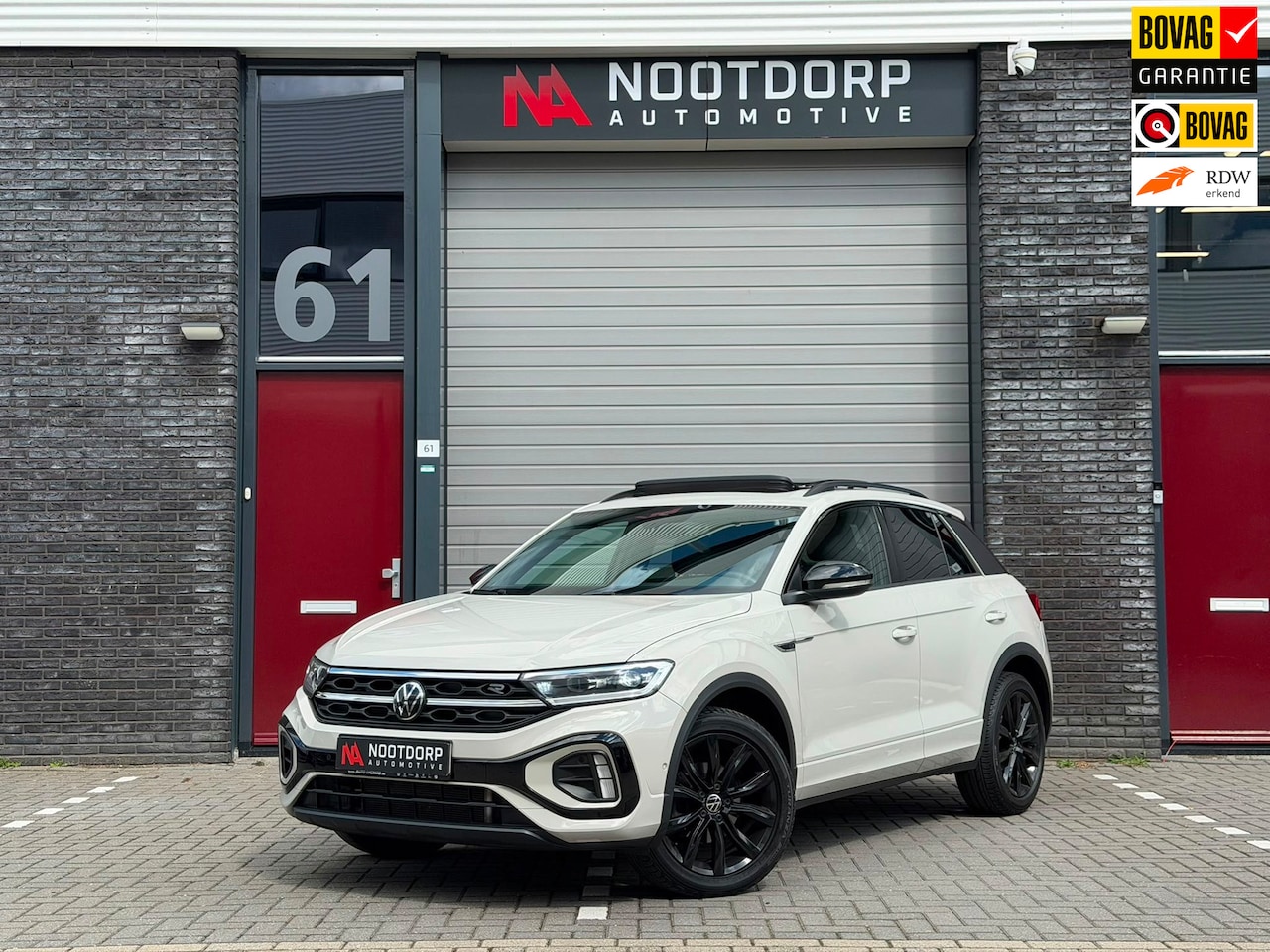 Volkswagen T-Roc - 1.5 TSI 3xR-Line Pano/IQ/Keyless/Camera/BTW - AutoWereld.nl