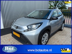 Toyota Aygo X - 1.0 VVT-i MT Play 3X AYGO X OP VOORRAAD / APPLE CARPLAY / CAMERA / AIRCO / CRUISE CONTROL