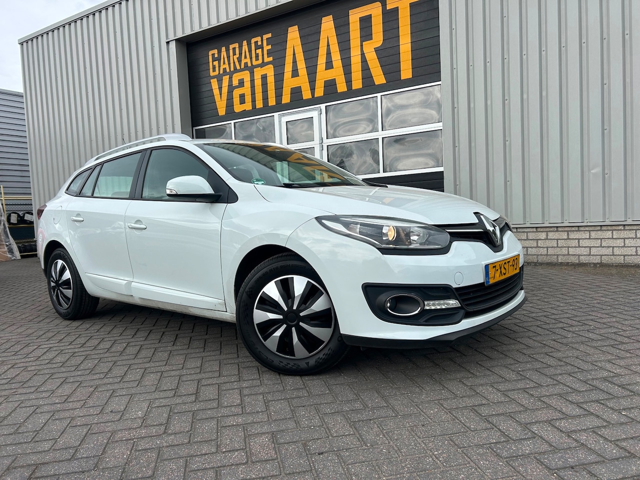 Renault Mégane Estate - 1.2 TCe Expression | SCHERM | CRUISE | NAVI | - AutoWereld.nl