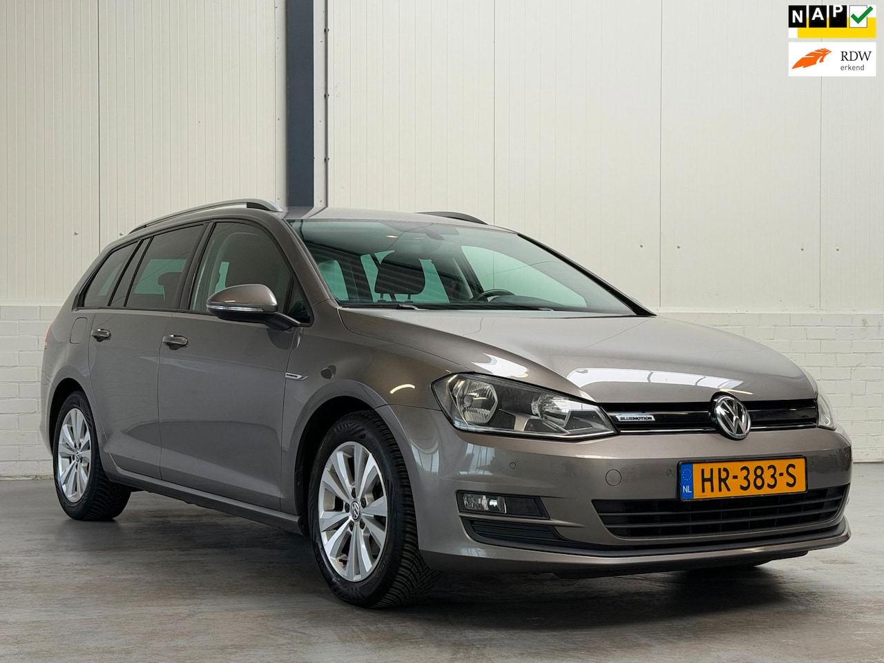 Volkswagen Golf Variant - 1.0 TSI Business Edition Connected|Camera|Trekhaak - AutoWereld.nl
