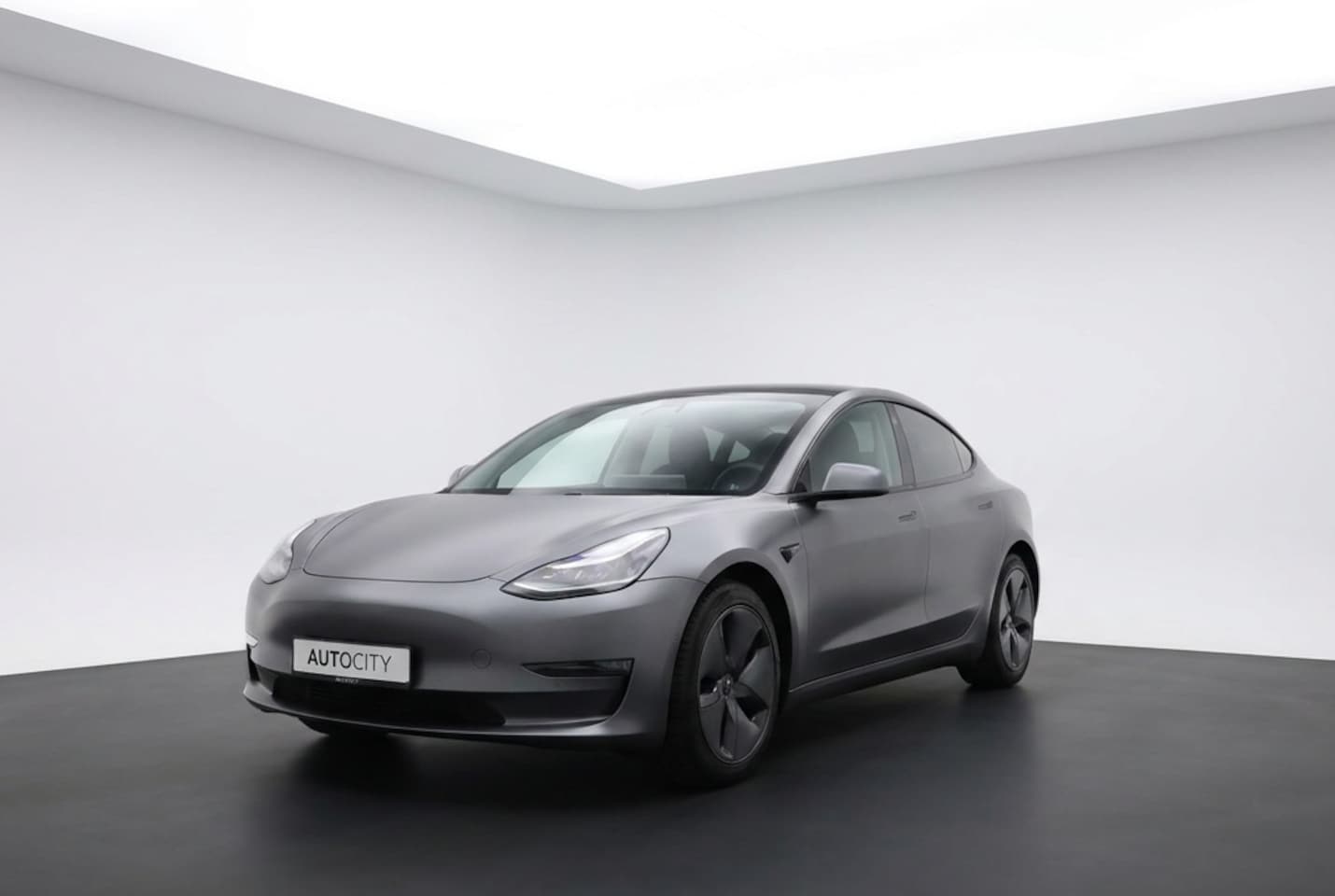 Tesla Model 3 - Standard Range Plus RWD 60kWh Performance Look | Head up display | Autopilot | Panorama | - AutoWereld.nl