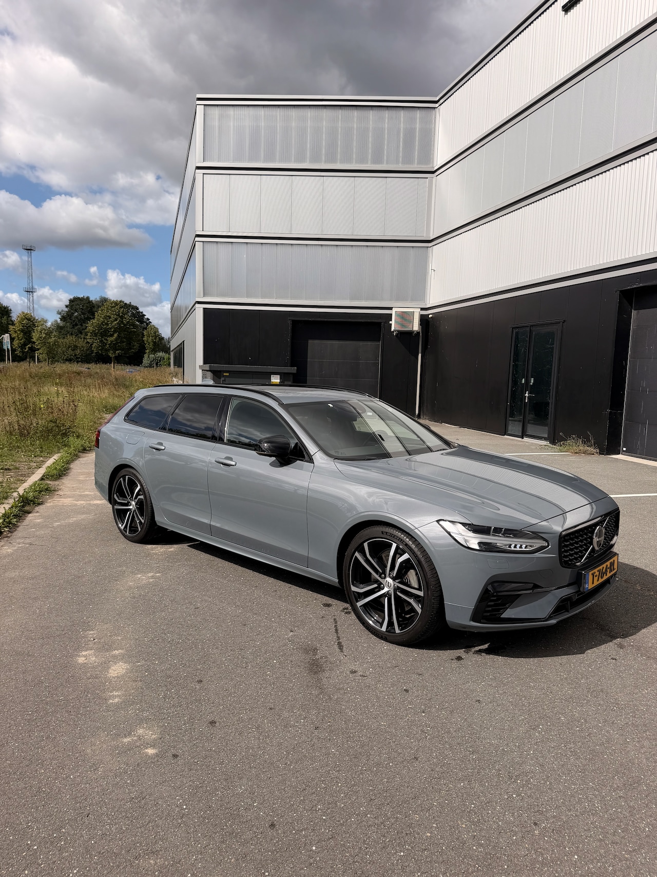 Volvo V90 - 2.0 T6 AWD R-Design - AutoWereld.nl