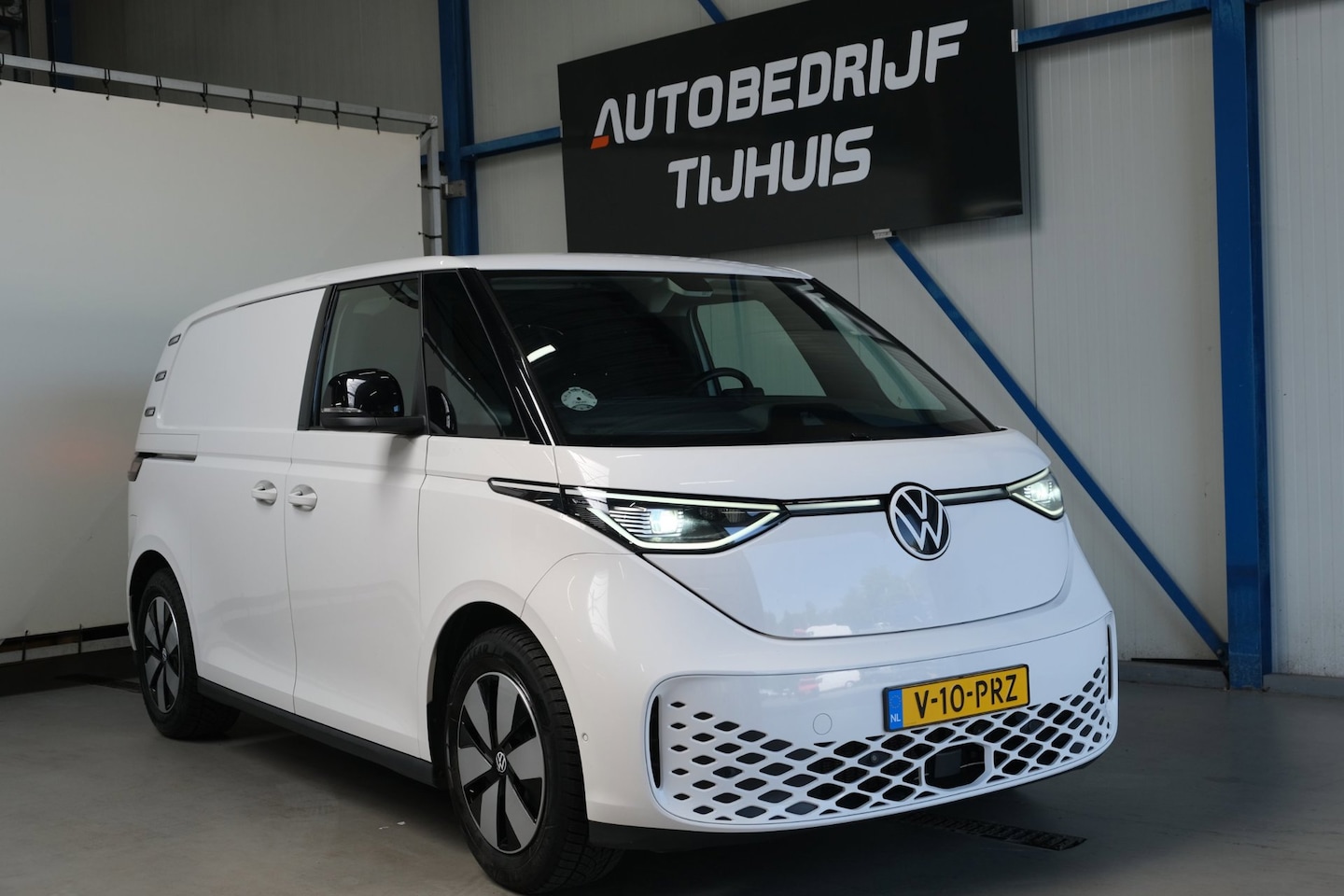 Volkswagen ID. Buzz Cargo - 77 kWh SOH 94% - Airco, Cruise, Virtual display, 2x Schuifdeur, PDC, Navi, Trekhaak. - AutoWereld.nl
