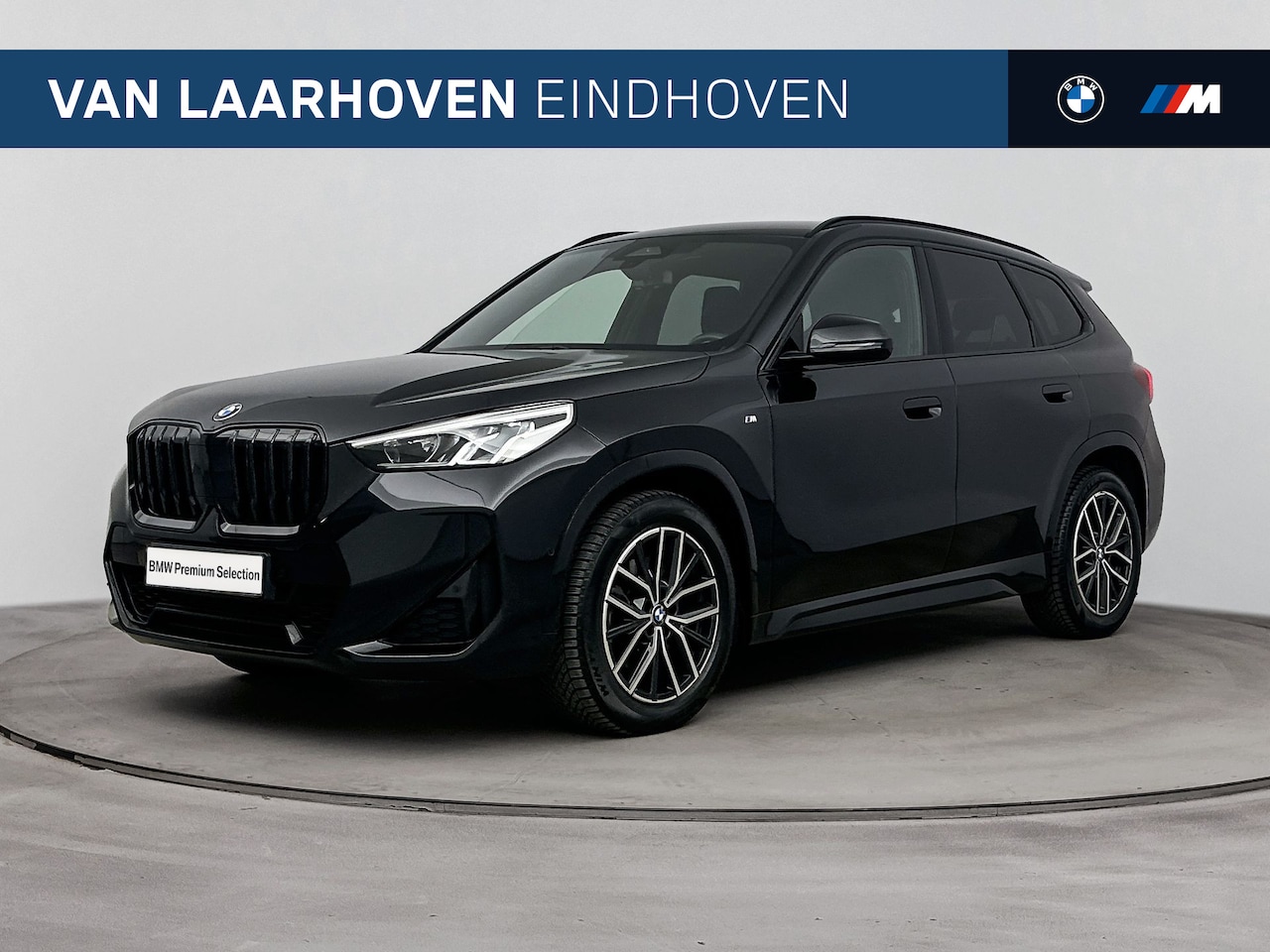 BMW X1 - sDrive20i M Sport Automaat / Sportstoelen / Achteruitrijcamera / Stoelverwarming / Getint - AutoWereld.nl