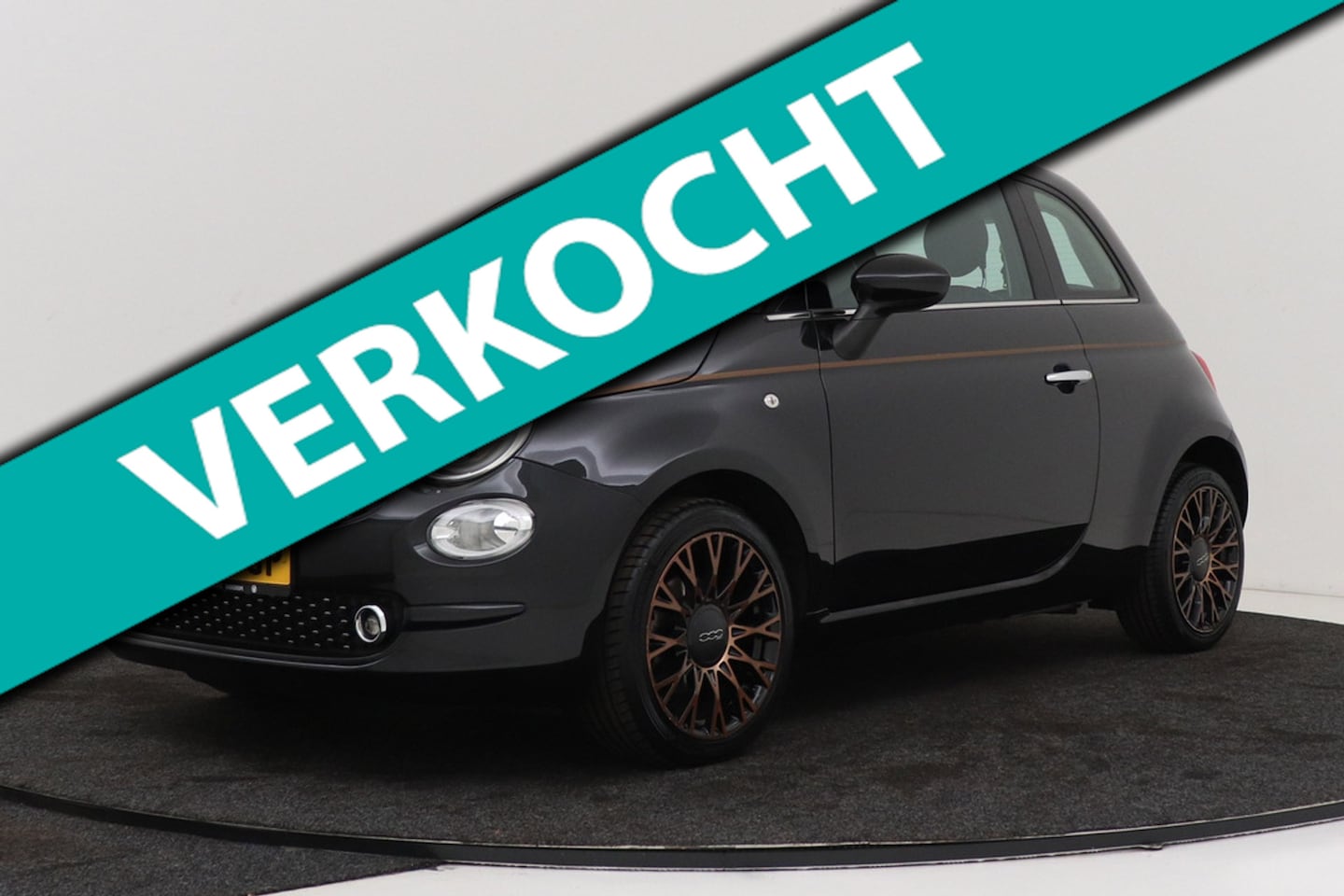 Fiat 500 - 1.2 Collezione | CarPlay | Panoramadak | 80000 KM !!! | Cruise control | Climate control | - AutoWereld.nl