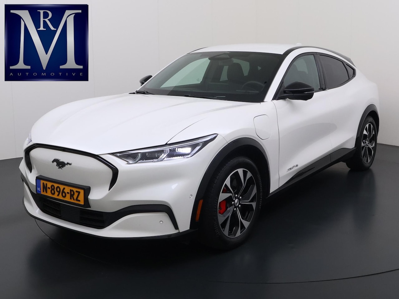 Ford Mustang Mach-E - AWD 75 kWh SOH 93% ORIGINEEL NL AUTO MET NAP | B&O PREMIUM AUDIO | LEREN BEKLEDING | 360° - AutoWereld.nl