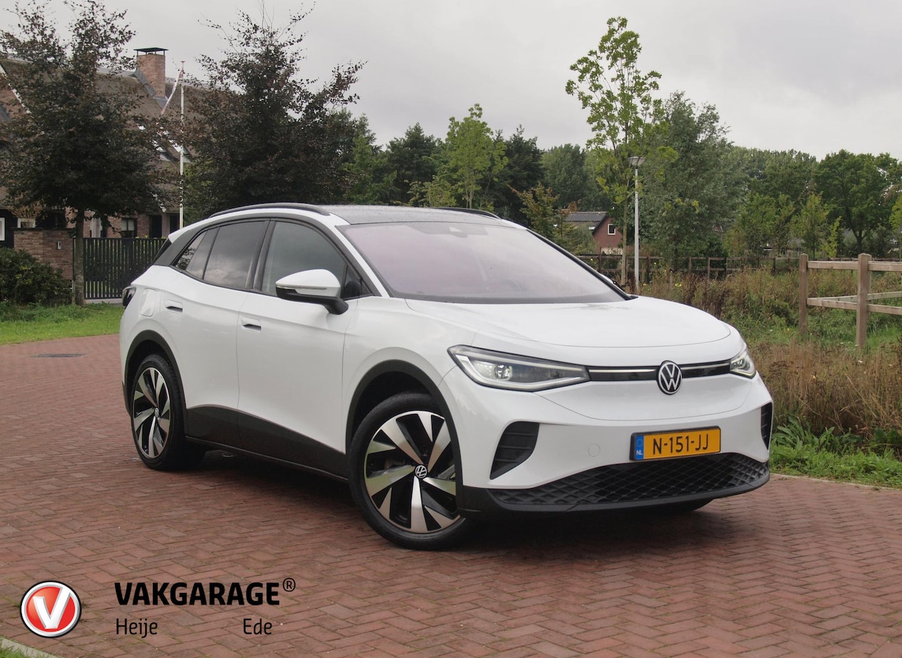 Volkswagen ID.4 - Family 77 kWh | Panoramadak | Camera | Sfeerverlichting | ACC | IQ. Light | Warmtepomp | - AutoWereld.nl